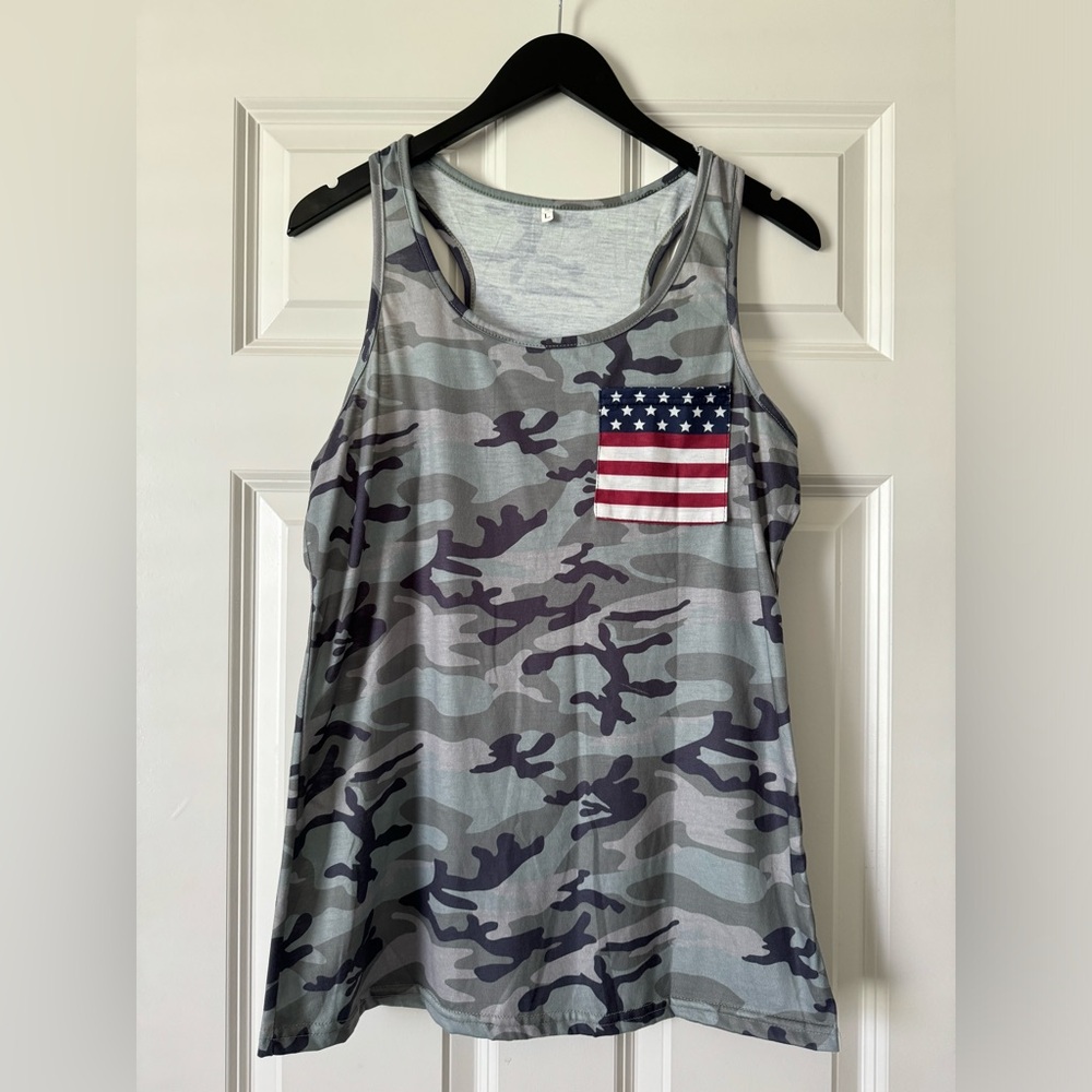 FORUU Womens Camouflage American Flag 4th of July Camisole • Size Large